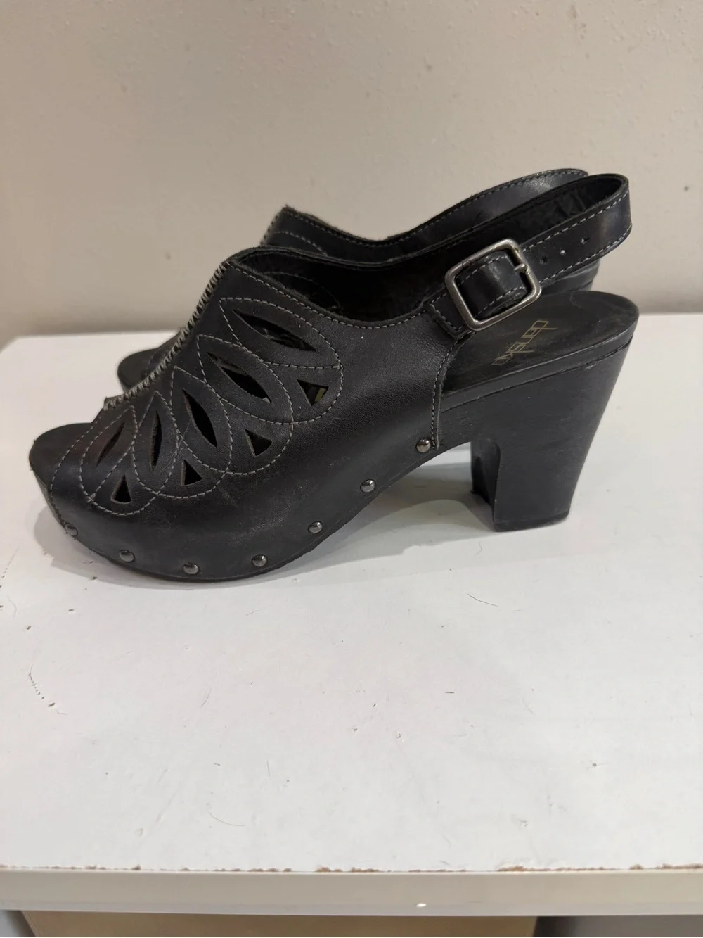 Dansko Black Leather Cutout Slingback Sandals size 40